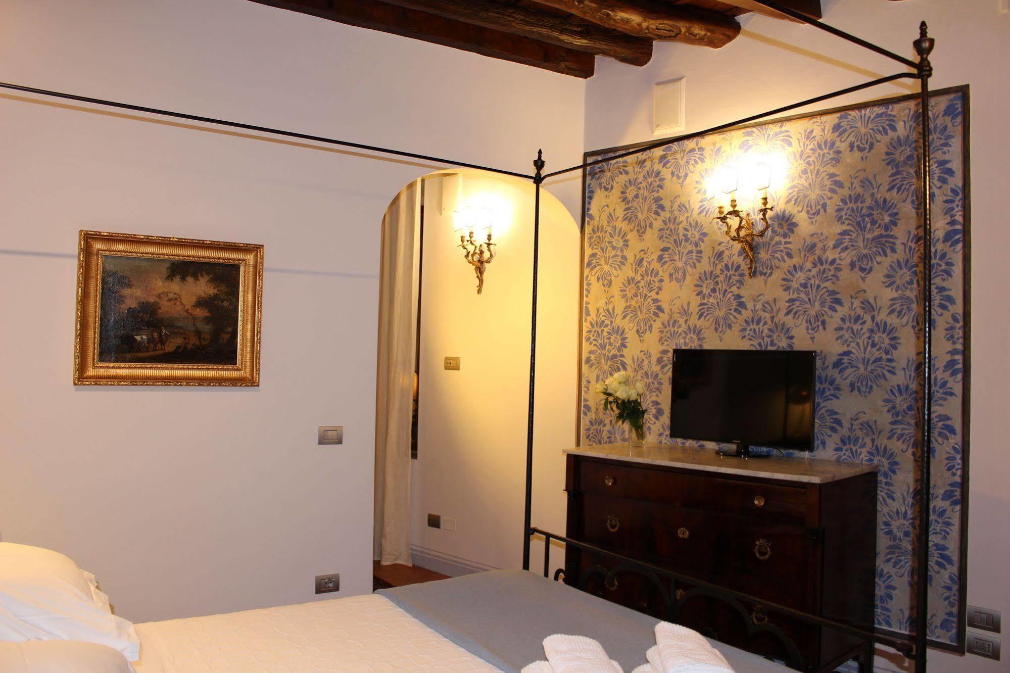 B & B Righi In Santa Croce ฟลอเรนซ์ ภายนอก รูปภาพ