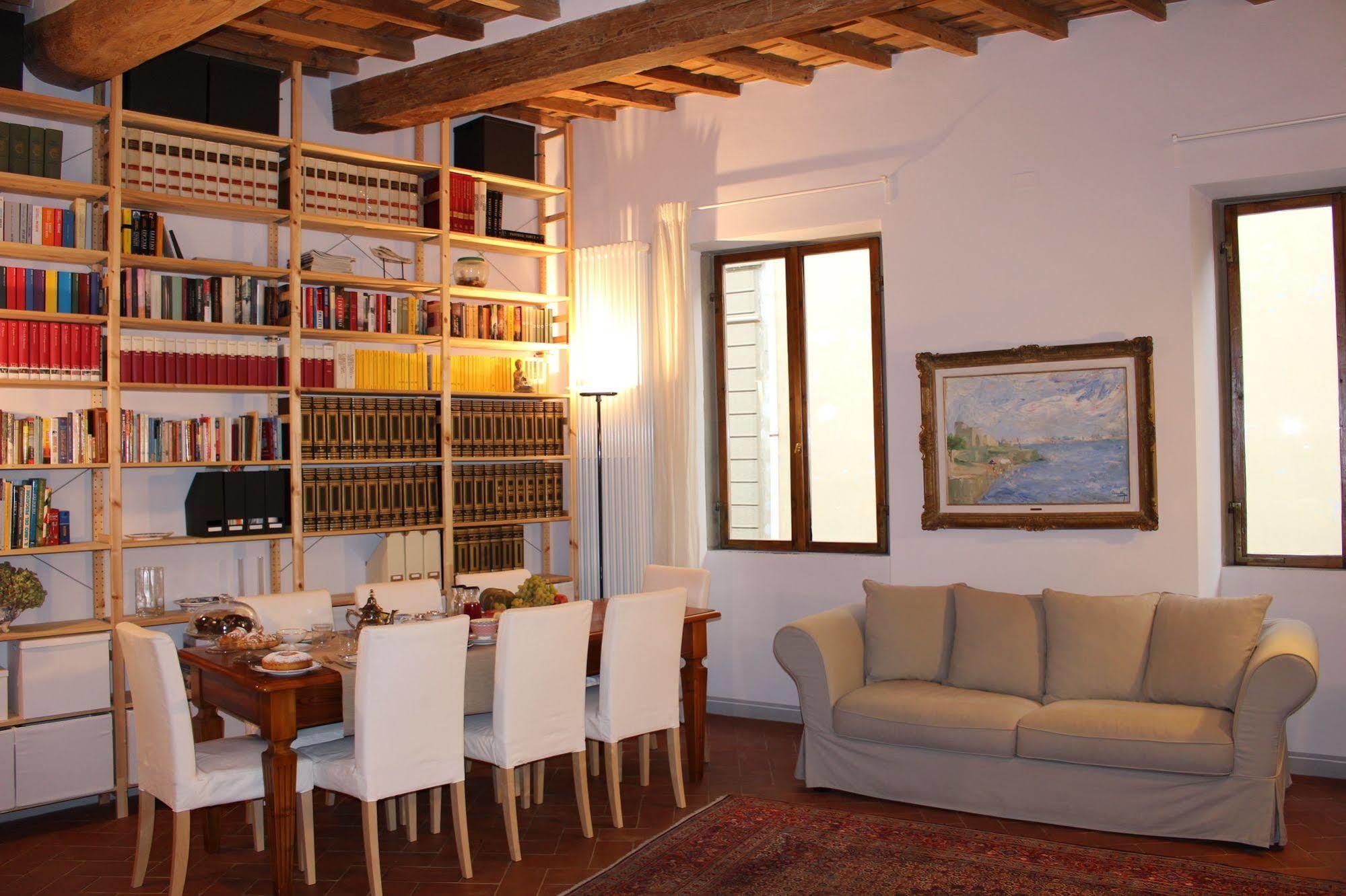 B & B Righi In Santa Croce ฟลอเรนซ์ ภายนอก รูปภาพ